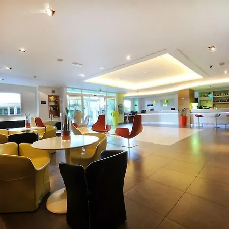 酒店 Lvg Collection - Bergamo West 4*