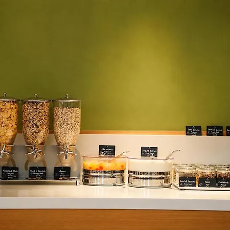 Lvg Collection - Bergamo West Hotel 4*