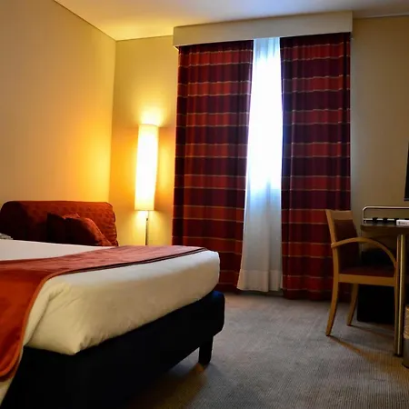 Hotel Bes Bergamo Ovest 4*
